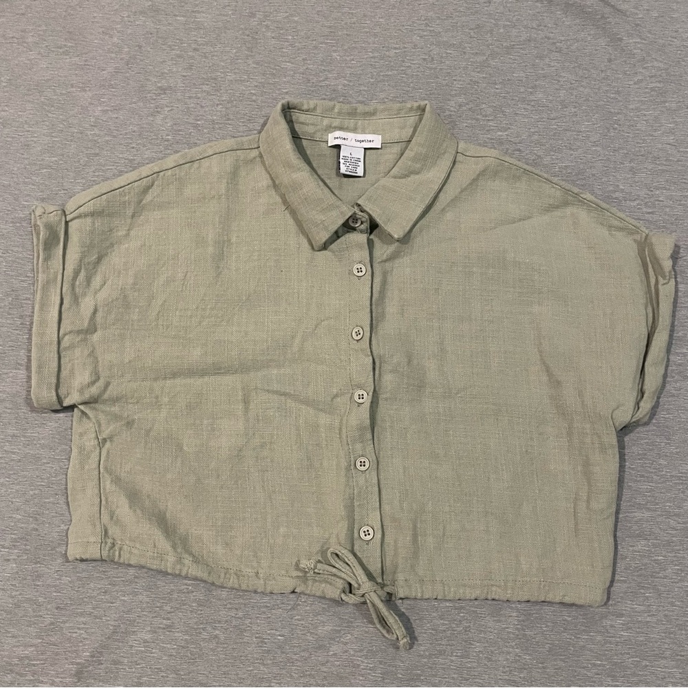 Better/Together Casual Sage Green Button-Up Crop Top Size Large